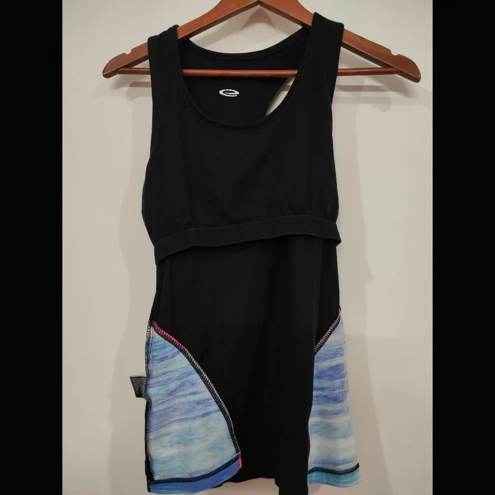 ❌SOLD❌Tank With Bra Attached - Picture 4 of 7